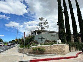 20000 Plum Cyn Rd in Santa Clarita, CA - Building Photo