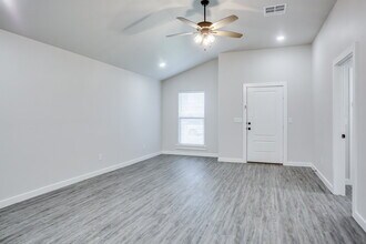 10518 Abbeville Ave in Lubbock, TX - Building Photo - Building Photo