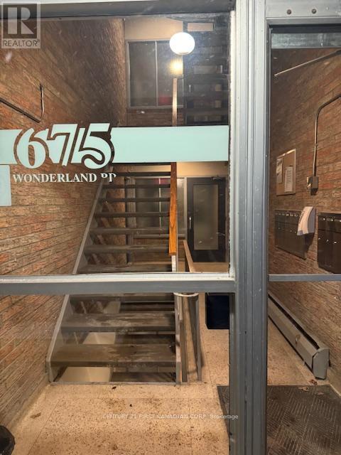 675 Wonderland Rd S in London, ON - Building Photo - Building Photo