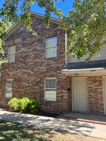 1530 Davis St in Conway, AR - Building Photo