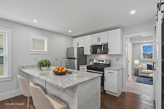 18 Ronan St, Unit 2 in Boston, MA - Building Photo - Building Photo