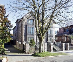 Impulvium in Seattle, WA - Building Photo - Building Photo