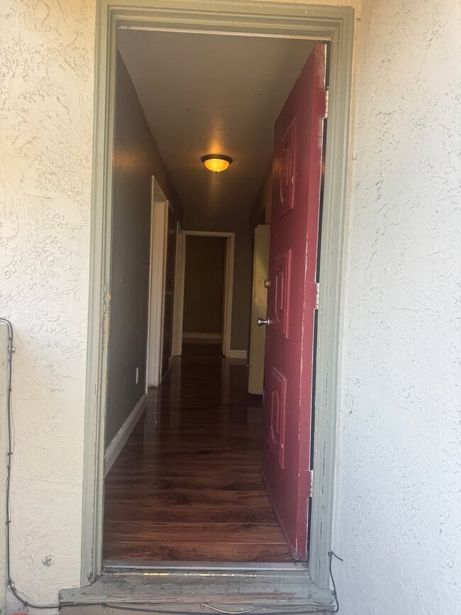 2863 Helen St, Unit A in Oakland, CA - Foto de edificio - Building Photo