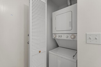7717 N Marshfield Ave, Unit 1 in Chicago, IL - Building Photo - Building Photo