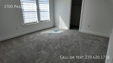 3700 Passion Vine Dr in Alva, FL - Building Photo - Building Photo