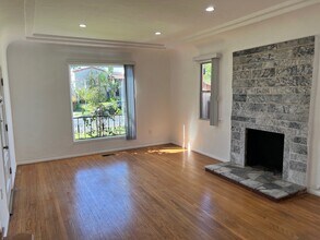 1478 S Crest Dr in Los Angeles, CA - Foto de edificio - Building Photo