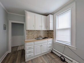 175 Main St in Winchester, CT - Building Photo - Building Photo