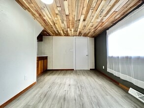 516 W Wescott Ave-Unit -516 in Shawano, WI - Building Photo - Building Photo