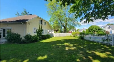 3 Highland Terrace in Madison, CT - Building Photo - Building Photo