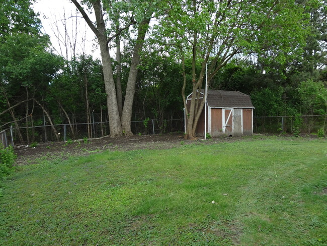 6853 Redwing Dr in Woodridge, IL - Building Photo - Building Photo
