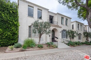 418 N Curson Ave in Los Angeles, CA - Building Photo