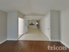 7351 Girard Dr in Las Vegas, NV - Building Photo - Building Photo