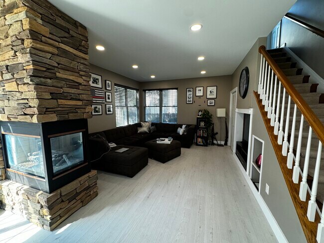 20597 Twelve Oaks Way in Ashburn, VA - Building Photo - Building Photo