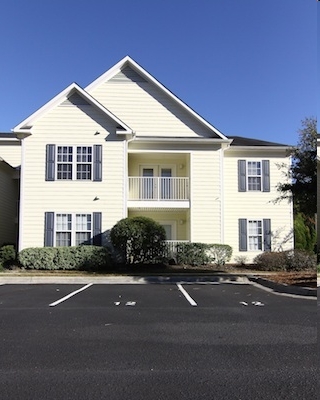 Hunter's Crossing Condominiums in Wilmington, NC - Building Photo - Building Photo