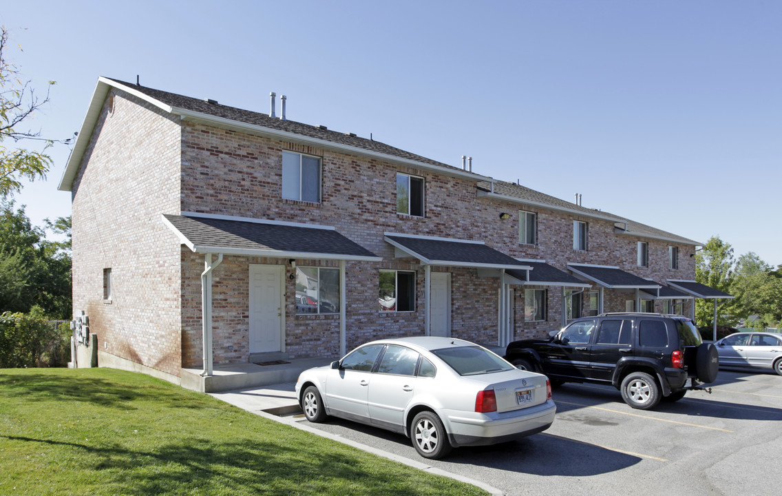 Lake Townhomes in Ogden, UT - Building Photo