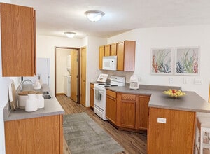 Pembrook Place in Rockford, IL - Building Photo - Building Photo