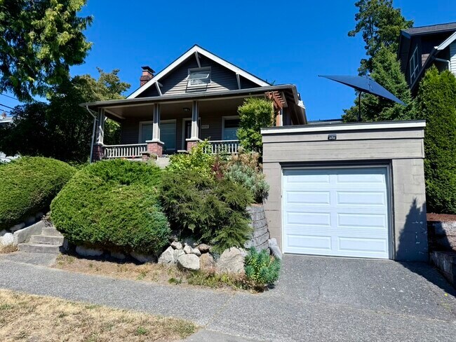8202 41st Ave SW in Seattle, WA - Building Photo - Building Photo