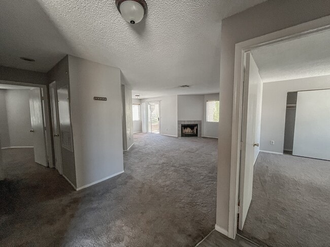 6869 Tamarus St in Las Vegas, NV - Building Photo - Building Photo