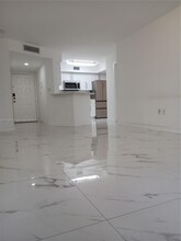 1280 S Alhambra Cir, Unit 2212 in Coral Gables, FL - Building Photo - Building Photo