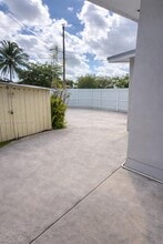 7866 NW 174th St in Hialeah, FL - Building Photo - Building Photo