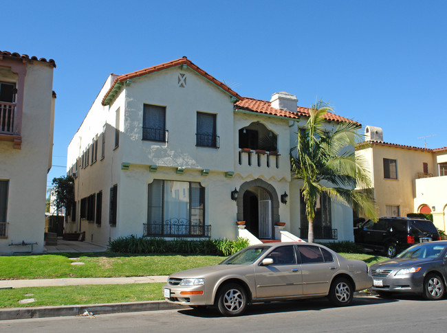 409 N Sierra Bonita Ave in Los Angeles, CA - Building Photo - Building Photo