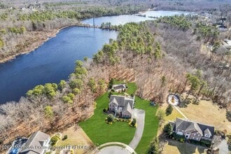33 Jefferson Ct in Jackson Township, NJ - Building Photo - Building Photo