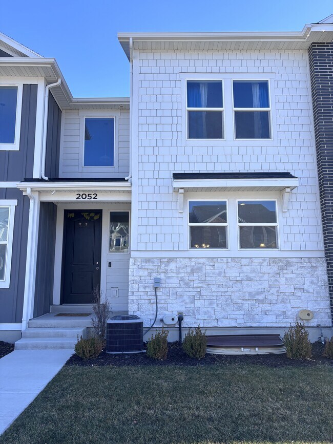 2052 N 4100 W in Eagle Mountain, UT - Building Photo - Building Photo