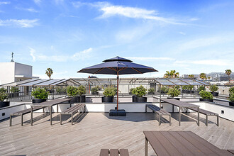 Ecco Lexington in Los Angeles, CA - Building Photo - Building Photo