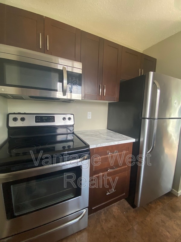 2509 Delray Rd in West Kelowna, BC - Building Photo - Building Photo