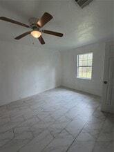 9210 Tacquard Dr, Unit 19132 in Hitchcock, TX - Foto de edificio - Building Photo