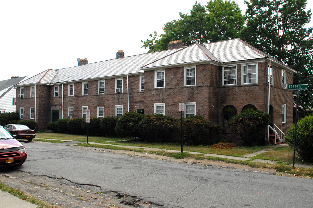 21-23 Farrell St in Newburgh, NY - Building Photo