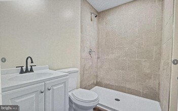 948 Brooks Ln in Baltimore, MD - Foto de edificio - Building Photo
