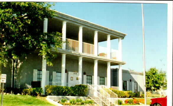 Rolling Hills Estates in Palmdale, CA - Building Photo