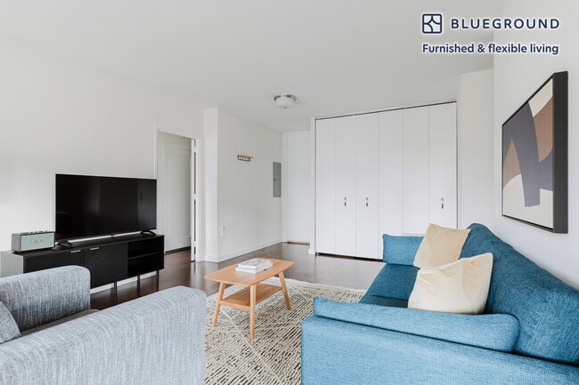 401 E 34th St in New York, NY - Building Photo - Building Photo