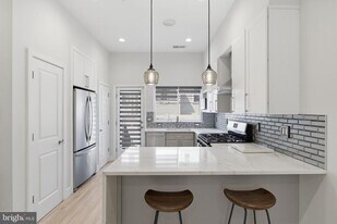 1448 N Myrtlewood St in Philadelphia, PA - Building Photo