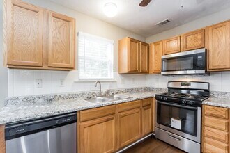 4107 Shoreside Cir SW in Snellville, GA - Building Photo - Building Photo