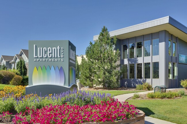 Lucent Blvd in Highlands Ranch, CO - Foto de edificio - Building Photo