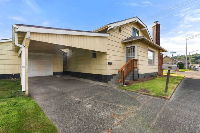 property at 419 N Alder St