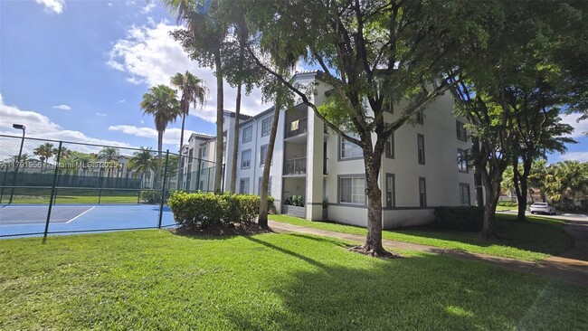4560 NW 107th Ave in Doral, FL - Building Photo - Building Photo