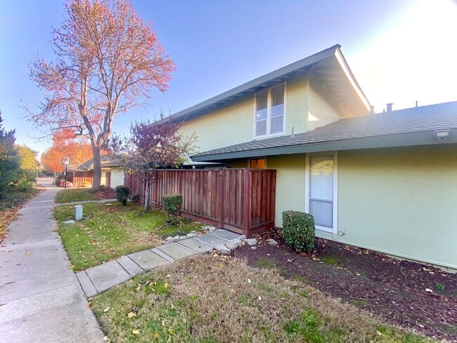 5582 Hemlock Terrace in Fremont, CA - Building Photo - Building Photo