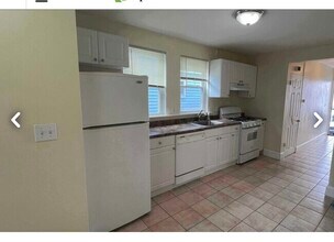 15 Avon St, Unit 1 in Revere, MA - Foto de edificio - Building Photo