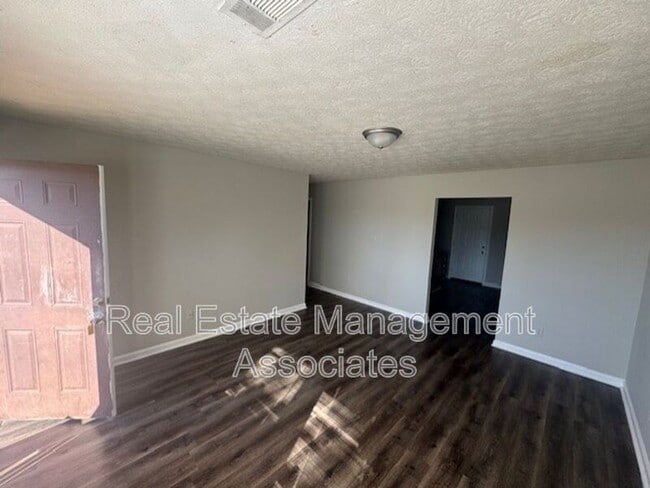 405 E Central Ave in Griffin, GA - Building Photo - Building Photo