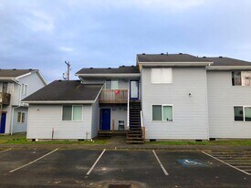 510 Jetty St in Warrenton, OR - Building Photo