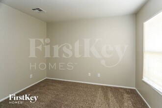 201 Gracious Crest Ave in North Las Vegas, NV - Building Photo - Building Photo