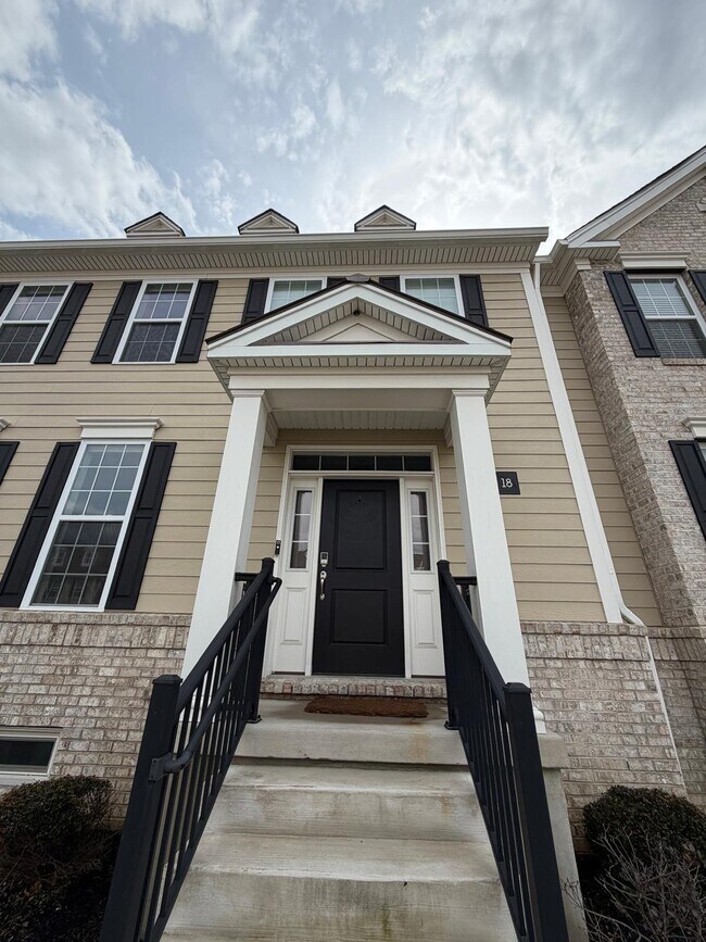 18 Peacock Way in Princeton, NJ - Building Photo - Building Photo