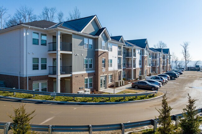 Madison View Apartments in Covington, KY - Foto de edificio - Building Photo