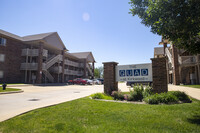 The Quad in Cedar Rapids, IA - Foto de edificio - Building Photo