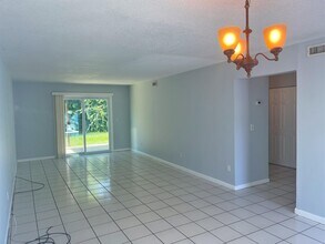 203 9th St-Unit -A in St. Augustine, FL - Building Photo - Building Photo