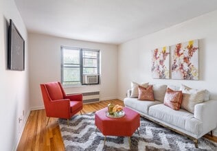 Hoyt Bedford Apartments in Stamford, CT - Foto de edificio - Building Photo