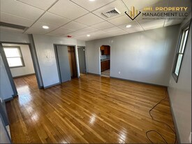 67 Boutwell St, Unit 3W in Fall River, MA - Building Photo